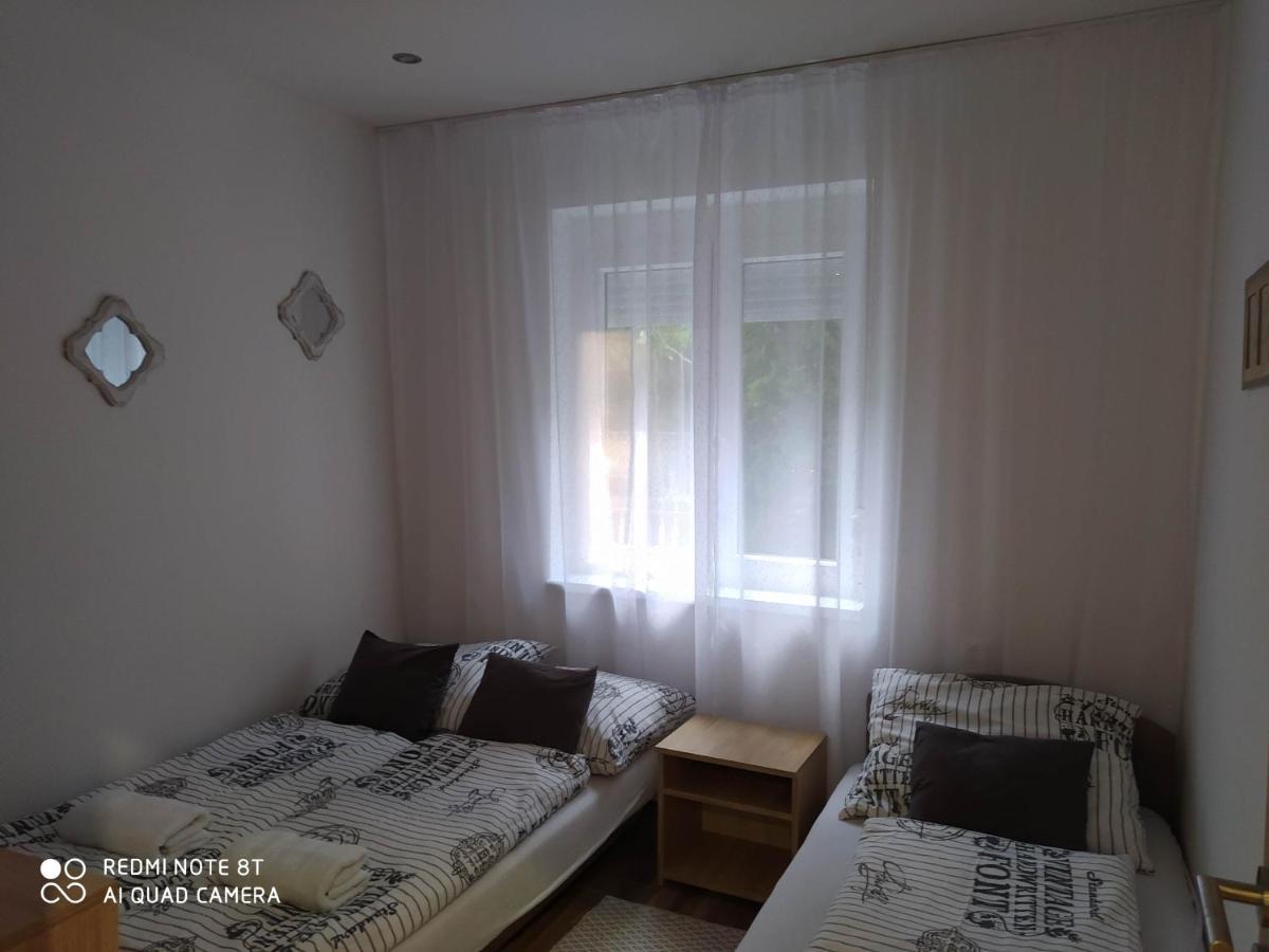 Evelyn Apartman Hajdúszoboszló Екстериор снимка