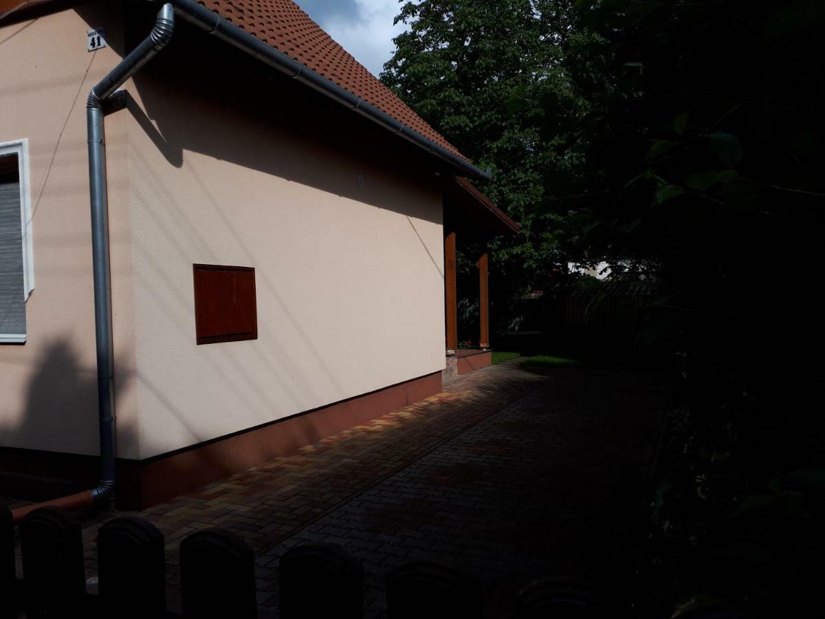 Evelyn Apartman Hajdúszoboszló Екстериор снимка